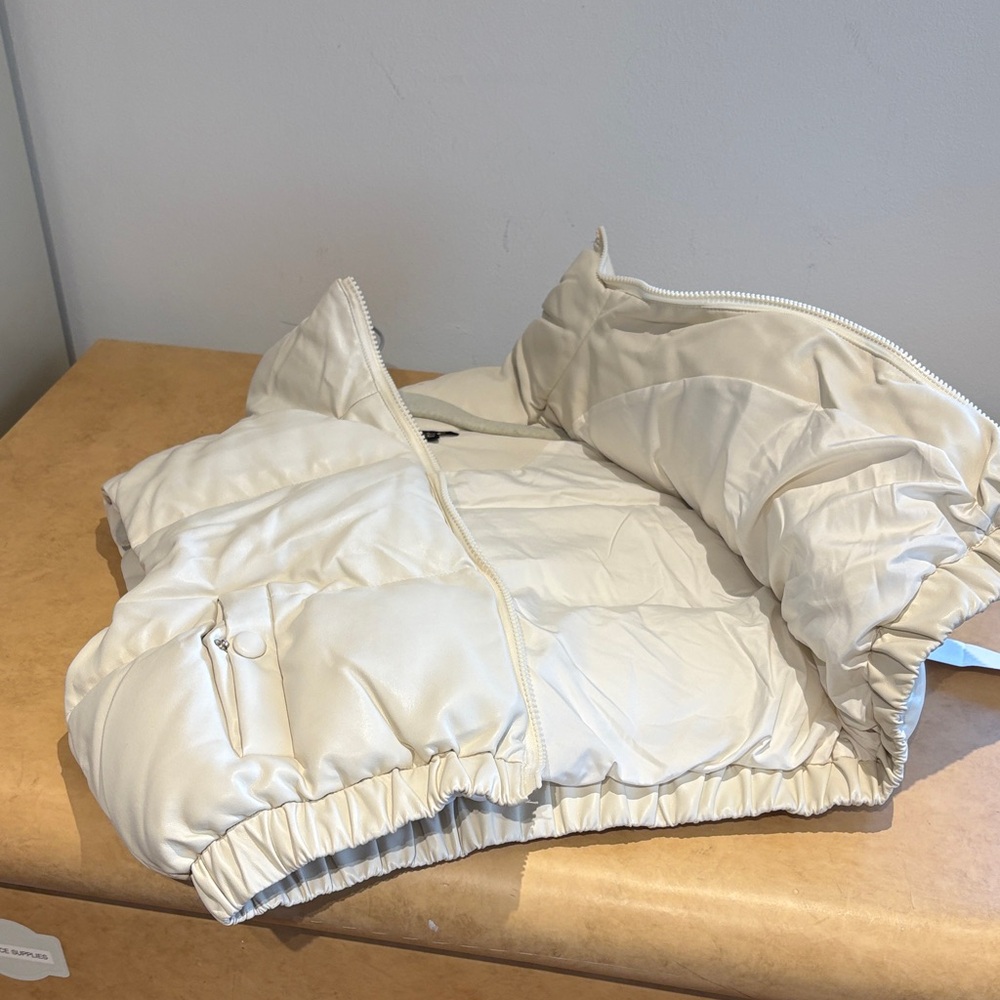 36 Point 5 Cream Puffer Vest - Picture 4 of 4
